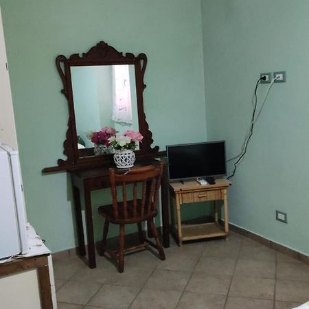 Il Paradiso Latina Bagian luar foto