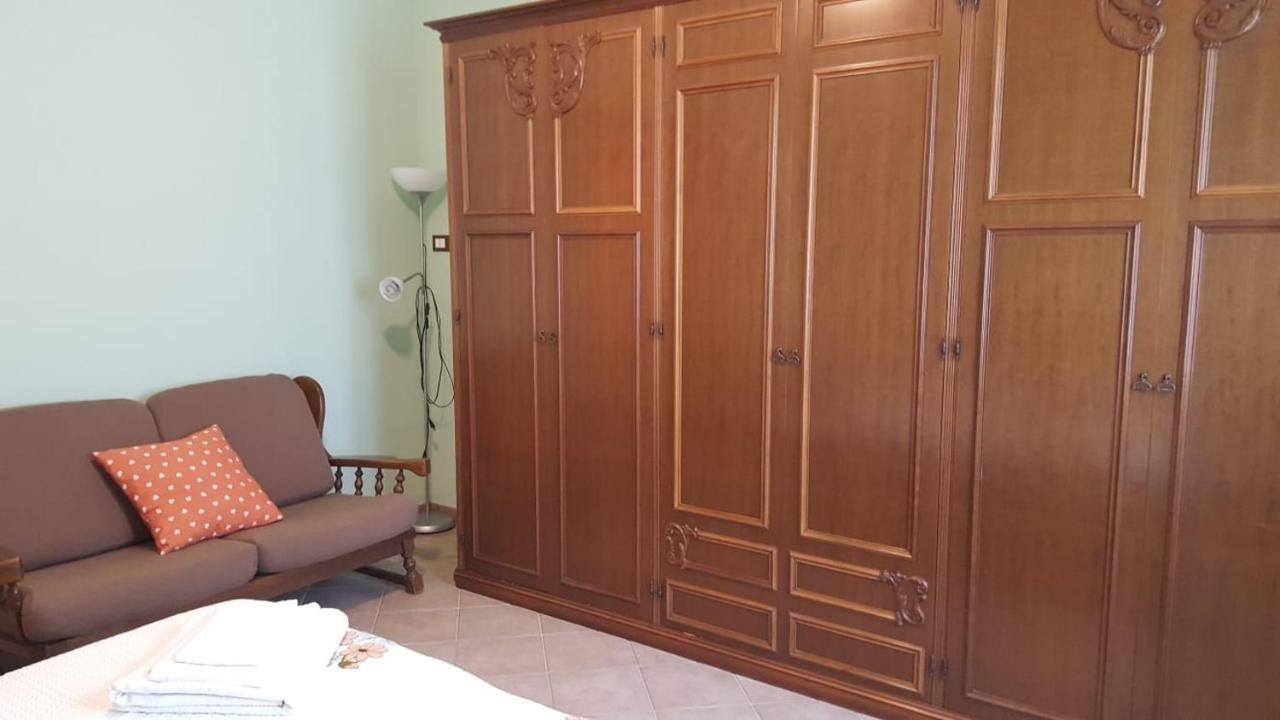 Il Paradiso Latina Bagian luar foto